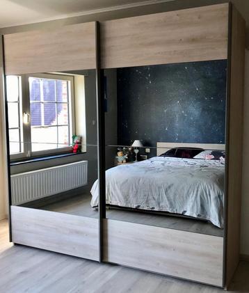 Ensemble de chambre à coucher : placard + commode