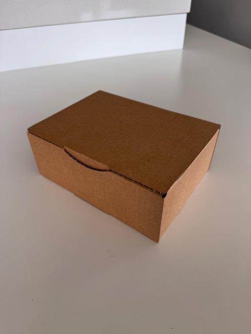 50 stuks kartonnen dozen 20 cm - 14 cm - 7,5 cm, Zakelijke goederen, Stock en Retail | Verpakking en Verzending, Ophalen