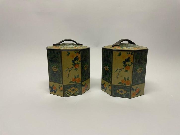 Set van 2 vintage blikken dozen, Collections, Boîte en métal, Utilisé, Thé, Autres marques, Enlèvement
