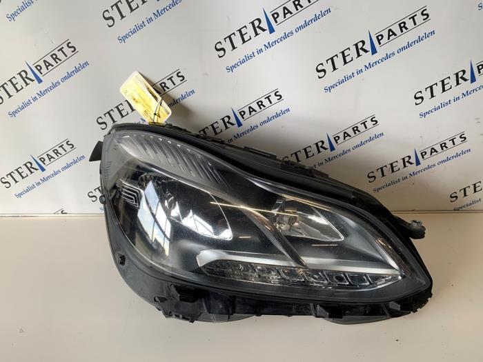 Koplamp rechts van een Mercedes E-Klasse, Auto-onderdelen, Verlichting, Mercedes-Benz, Gebruikt, 3 maanden garantie, Ophalen of Verzenden