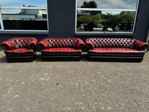 Engelse Chesterfield 3+2+1 zetels rood GRATIS GELEVERD!, Huis en Inrichting, Zetels | Voetbanken en poefs, Leer, Ophalen of Verzenden