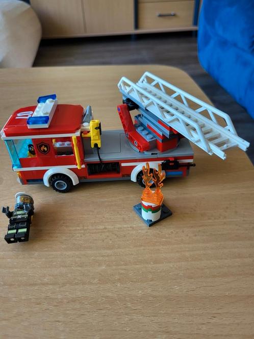 Lego City 60107, le camion échelle des pompiers, Enfants & Bébés, Jouets | Duplo & Lego, Utilisé, Lego, Enlèvement
