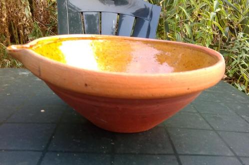 Antieke afroomschaal met schenktuit, Antiek en Kunst, Curiosa en Brocante, Ophalen of Verzenden