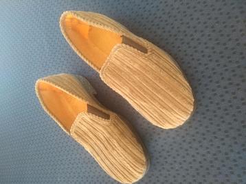 Chaussons taille 37 New, Enlèvement