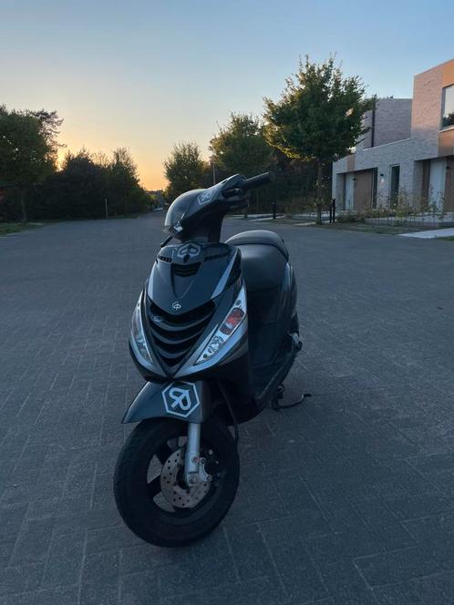 Piaggio zip klasse a, Fietsen en Brommers, Scooters | Piaggio, Zo goed als nieuw, Zip, Klasse A (25 km/u), Benzine, Ophalen
