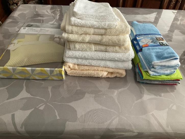 Badlinnen, Huis en Inrichting, Badkamer | Badtextiel en Accessoires, Nieuw, Gastendoekje, Wit, Ophalen