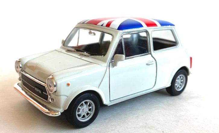 Mini Cooper wit met Union Jack dak Welly., Hobby en Vrije tijd, Modelauto's | 1:32, Zo goed als nieuw, Auto, Overige merken, Ophalen of Verzenden