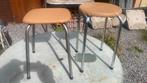 2 vintage bijzetstoeltjes, Ophalen, Zo goed als nieuw