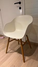 Twee witte kuipstoelen + 2 kuipen extra, Huis en Inrichting, Stoelen, Gebruikt, Twee, Wit, Scandinavisch