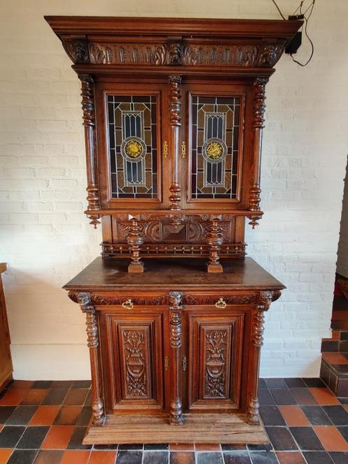 Antieke Mechelse kast met glas in lood en leeuwenkoppen, Antiek en Kunst, Antiek | Meubels | Kasten, Ophalen