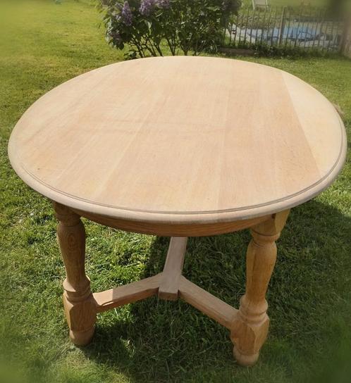 Superbe table en chêne massif, Maison & Meubles, Tables | Tables à manger, Ovale, Chêne, Enlèvement