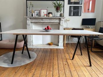 HAY Loop Stand Table, Autres essences de bois, Enlèvement, Utilisé, 50 à 100 cm