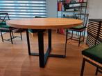 Ronde massief eikenhouten eettafel + 4 stoelen, Ophalen, Zo goed als nieuw, Eikenhout