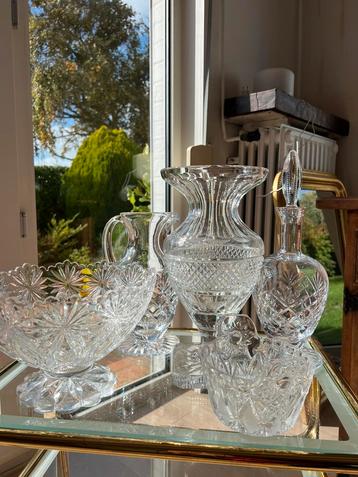 Lot kristalrn vazen en karaaf beschikbaar voor biedingen