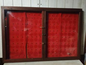 Kast voor medailles of zakhorloges verzameling beschikbaar voor biedingen