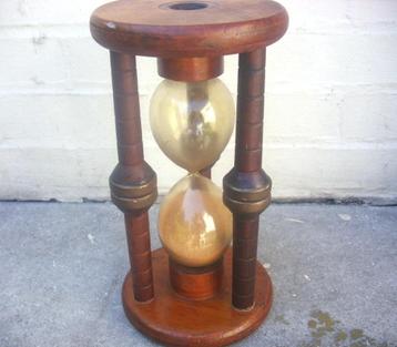 Sablier de marine militaire en navigation à voiles beschikbaar voor biedingen