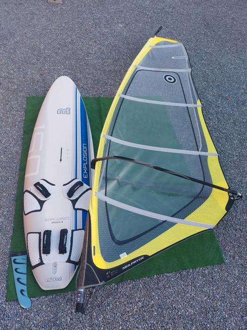 Surfplank Mistral Explosion 150 lit met gratis tuig/zeil 4.7, Watersport en Boten, Windsurfen, Gebruikt, Complete set, 250 tot 300 cm