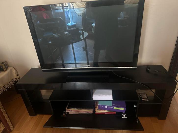 Télé Panasonic plus meuble tv neuve !, Maison & Meubles, Armoires | Mobilier de télévision, Comme neuf, Enlèvement ou Envoi
