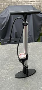 Goed werkende pomp, Fietsen en Brommers, Ophalen, Zo goed als nieuw