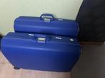 Twee mooie grote reiskoffers met wieltjes, Ophalen, Zo goed als nieuw, Hard kunststof, Slot