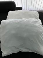 2 oreillers, Maison & Meubles, Oreiller, Enlèvement, Utilisé, Blanc