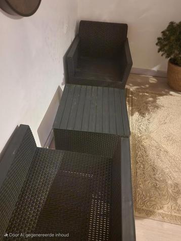 Tuinset (2 stoelen + tafel) beschikbaar voor biedingen
