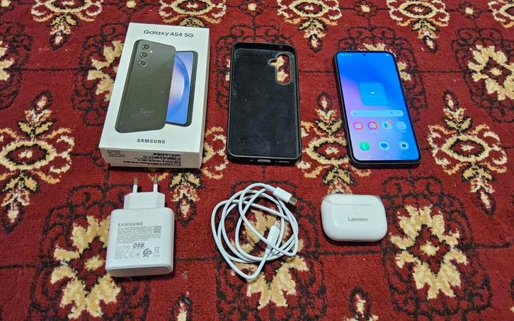 Samsung galaxy A54 5G, avec accessoires
Avec boîtier, câble, Télécoms, Téléphonie mobile | Samsung, Enlèvement ou Envoi