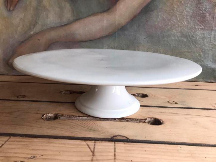 oude witte faïence taartschotel op voet, Antiek en Kunst, Antiek | Servies los, Ophalen of Verzenden