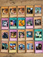 Yu-gi-oh lot v 188 rare kaarten (zilveren tekst), Ophalen of Verzenden, Zo goed als nieuw