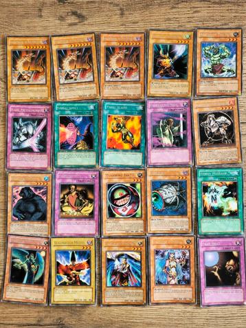 Yu-gi-oh lot v 188 rare kaarten (zilveren tekst) beschikbaar voor biedingen