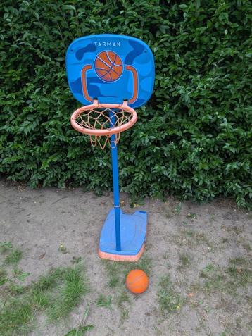 Basketbalpaal voor kinderen (Decathlon) beschikbaar voor biedingen