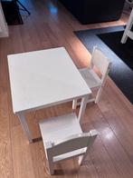 Kindertafel en 2 stoelen, Kinderen en Baby's, Kinderkamer | Tafels en Stoelen, Ophalen, Zo goed als nieuw, Stoel(en)