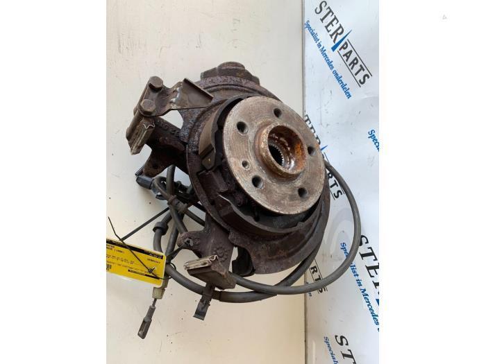 Fusee rechts-achter van een Mercedes ML-Klasse, Auto-onderdelen, Ophanging en Onderstel, Mercedes-Benz, Gebruikt, 3 maanden garantie