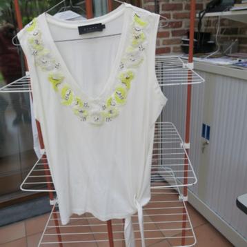 Topje nieuw wit pailletjes geel Svnty mt 40-42, Enlèvement ou Envoi, Blanc, Svnty, Taille 42/44 (L)