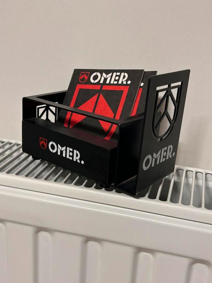 OMER. bierviltjeshouder / bierkaarthouder, Verzamelen, Biermerken, Zo goed als nieuw, Ophalen of Verzenden