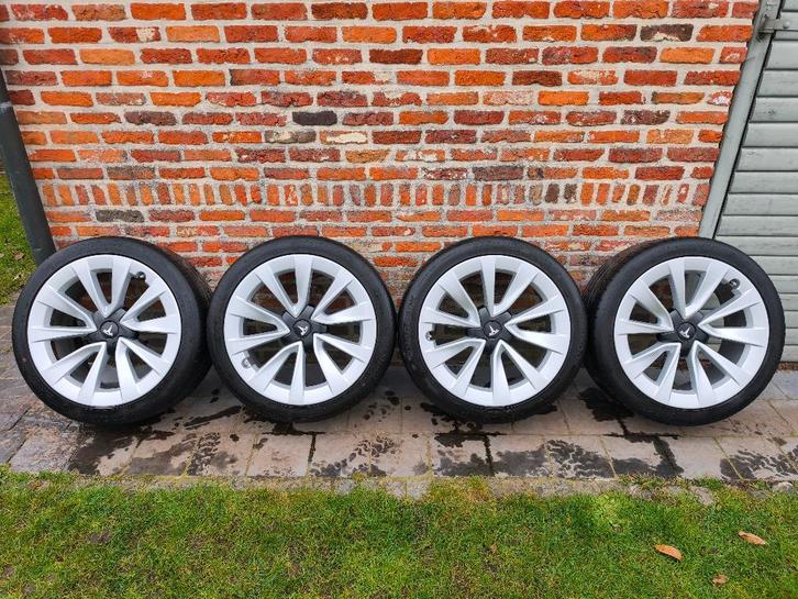 Jantes 19 pouces Tesla Model 3 - Pneus été + d'hiver, Autos : Pièces & Accessoires, Pneus & Jantes, Jante(s), Pneus hiver, Enlèvement