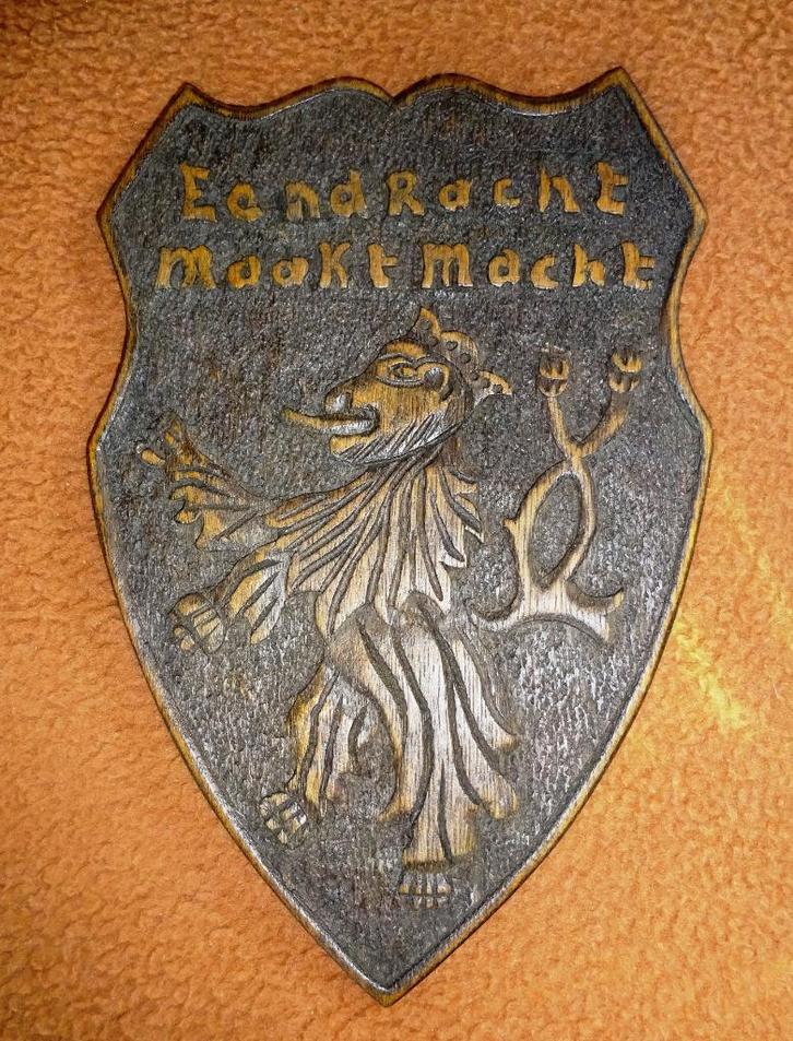 Schild hout Eendracht maakt Macht, Verzamelen, Militaria | Algemeen, Landmacht, Embleem of Badge, Verzenden