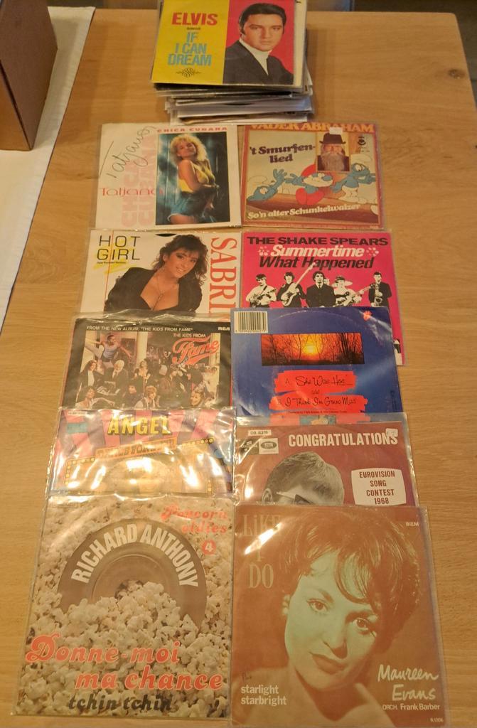 Lotje van 40 singels met titelkaartjes voor op de jukebox., Cd's en Dvd's, Vinyl Singles, Ophalen of Verzenden