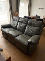 Lederen salon , met relax links en rechts (electrisch), Ophalen, Zo goed als nieuw