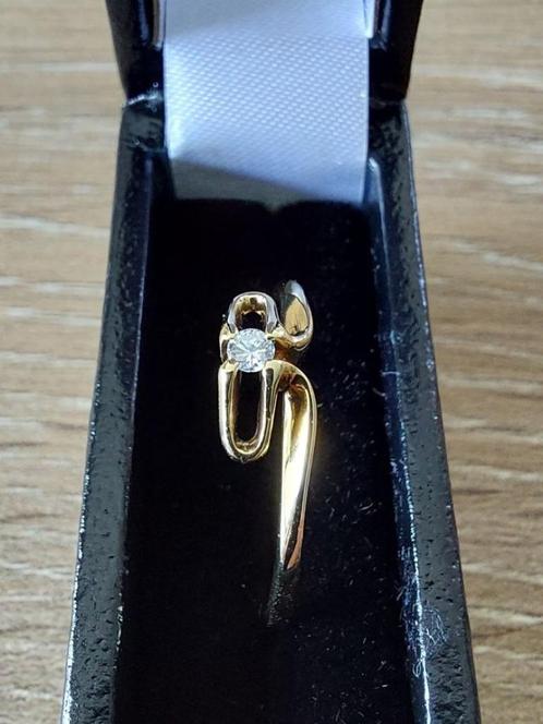 14 karaat geelgouden solitair ring met diamant, Handtassen en Accessoires, Ringen, Zo goed als nieuw, Dame, 17 tot 18, Goud, Goud