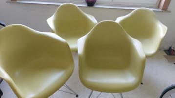 Design by Charles & Ray Eames beschikbaar voor biedingen