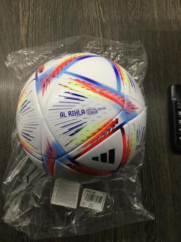 voetbal AL RIHLA LEAGUE MATCH BALL REPLICA SIZE 5WK QATAR beschikbaar voor biedingen
