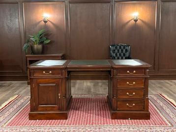 Klassiek Engels bureau (partnerdesk) #542 beschikbaar voor biedingen