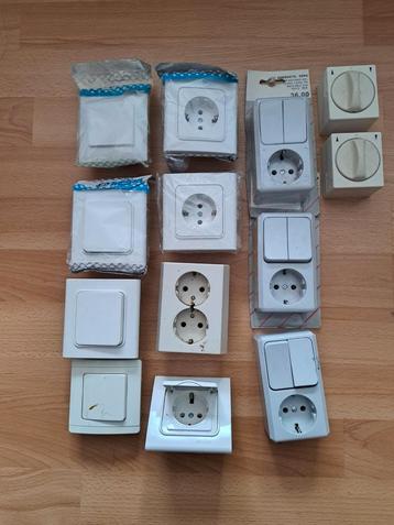 Stopcontact en schakelaars beschikbaar voor biedingen