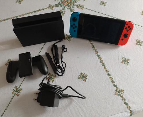 Nintendo Switch V2 rouge/bleu + support manette, Games en Spelcomputers, Spelcomputers | Nintendo Switch, Zo goed als nieuw, Ophalen