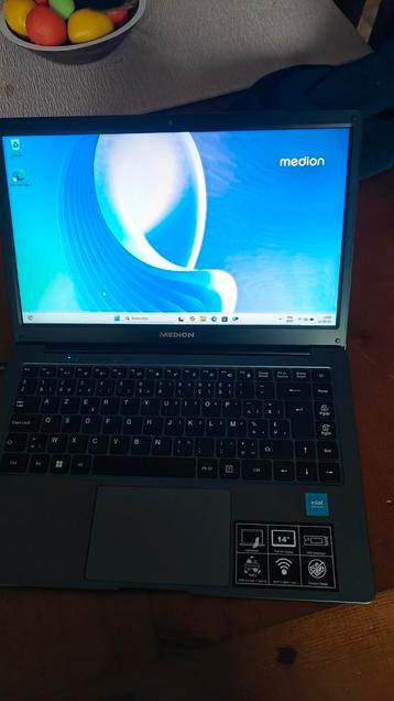 MEDION AKOYA laptop 1maand oud beschikbaar voor biedingen