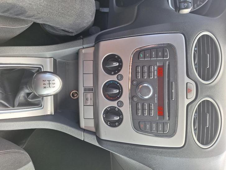 Ford Focus uit 2010, Auto's, Ford, Particulier, Focus, Airbags, Diesel, Euro 4, Break, 5 deurs, Handgeschakeld, Zilver of Grijs