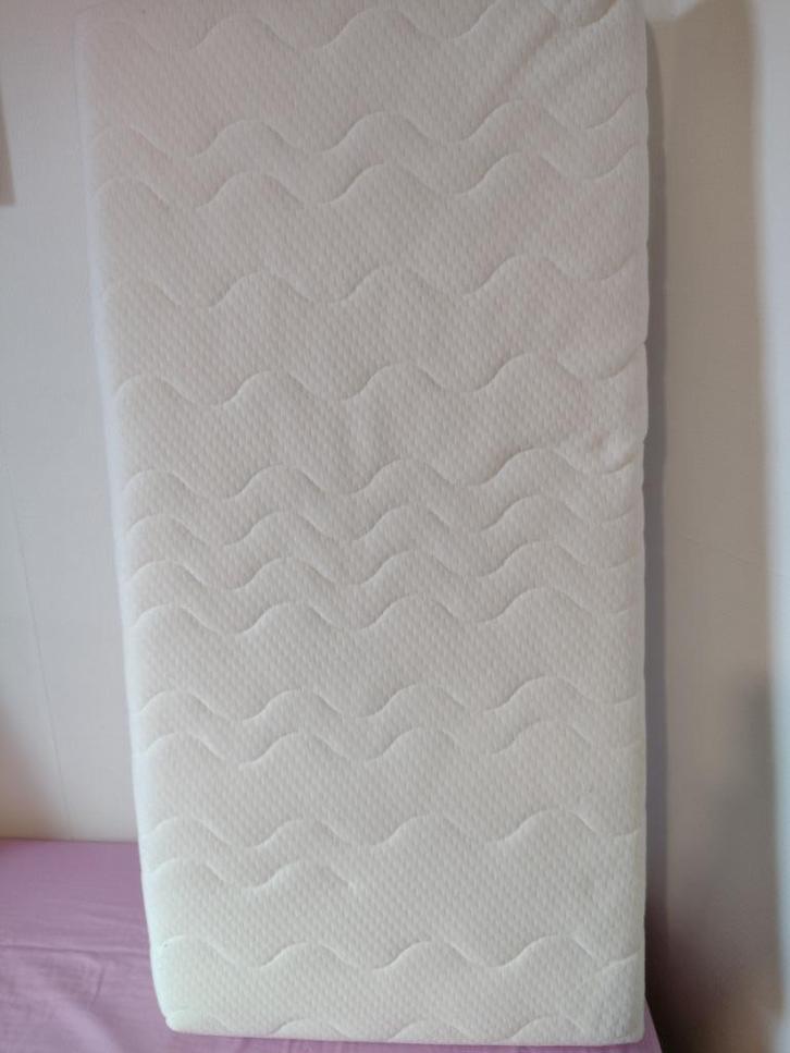 KINDERMATRAS van TOPKWALITEIT, Kinderen en Baby's, Kinderkamer | Beddengoed, Zo goed als nieuw, Overige typen, Wit, Jongetje of Meisje