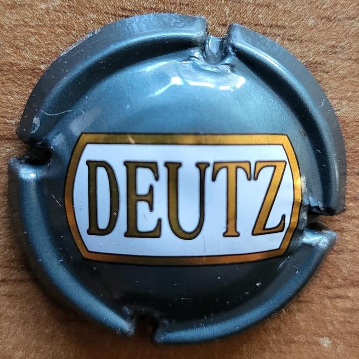 Champagnecapsule DEUTZ grijs donkerblauw omlijst nr23c Jéro, Verzamelen, Wijnen, Zo goed als nieuw, Champagne, Frankrijk, Ophalen of Verzenden