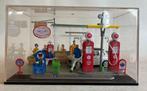 Mini Cooper in Mini-rama diorama benzinestation., Ophalen, Zo goed als nieuw, Auto, Overige merken